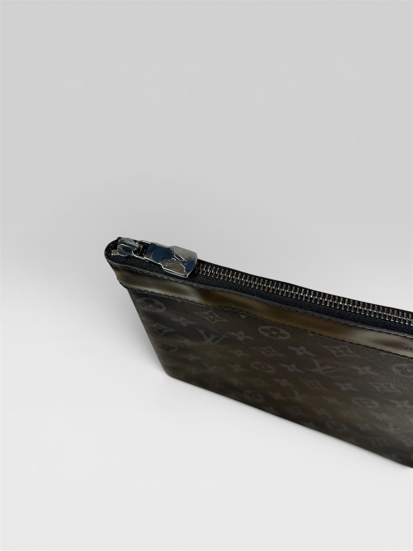 Louis Vuitton Discovery Pouch